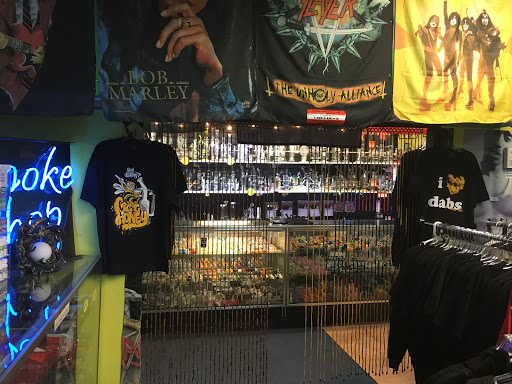 Tobacco Shop «Hot Box Smoke Shop», reviews and photos, 1111 El Camino Real #3, Santa Clara, CA 95050, USA