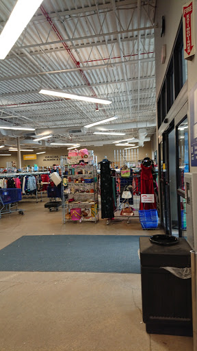 Thrift Store «Goodwill Store & Donation Center», reviews and photos, 1521 Lee St, Des Plaines, IL 60018, USA