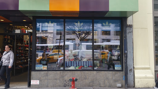 Shoe Store «Journeys», reviews and photos, 42B W 14th St, New York, NY 10011, USA