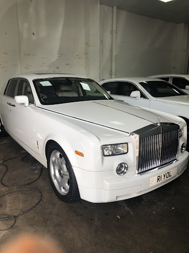 Royal Limos & Luxury Car Hire
