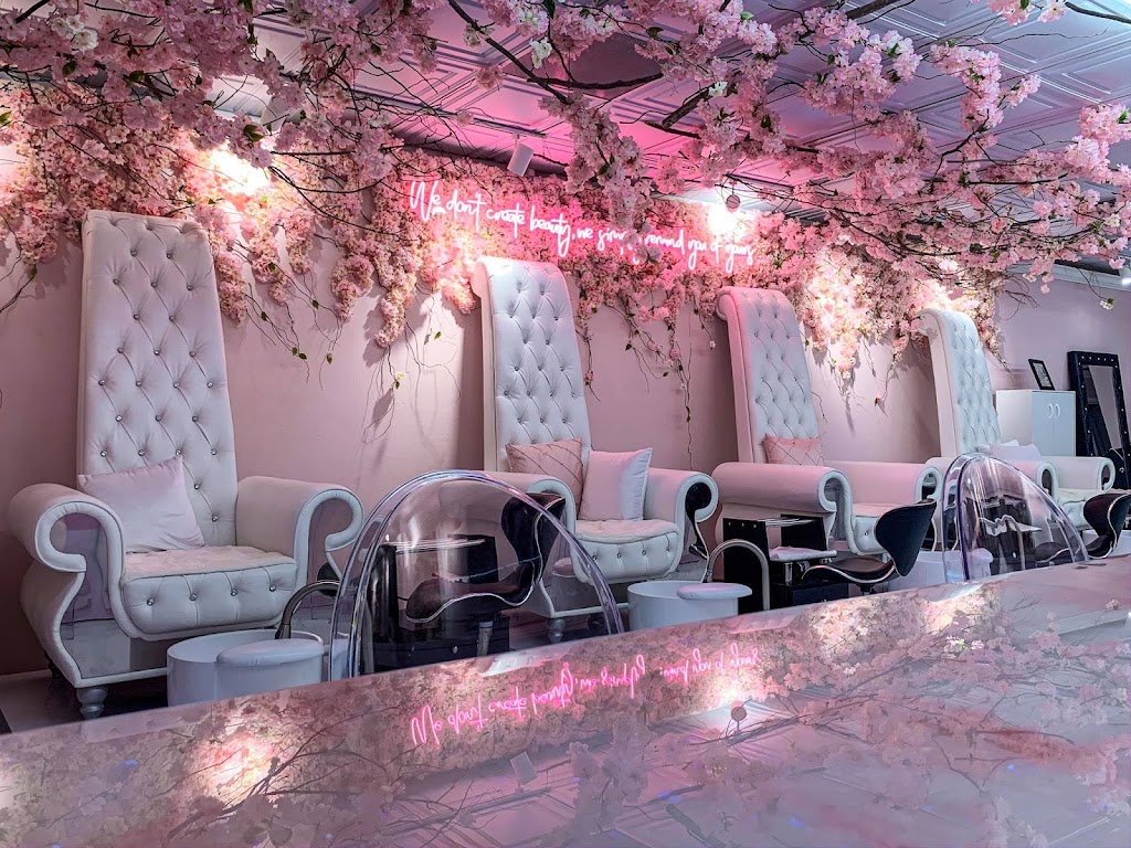 Pinque Nail Bar 33904