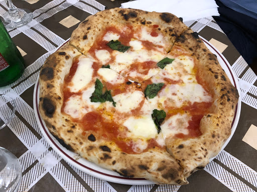 Pizzeria Da Attilio in Napoli, Città Metropolitana di Napoli