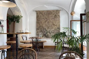 Café & Tagesbar Minoo Passau image