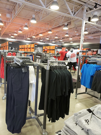 Sporting Goods Store «Nike Factory Store», reviews and photos, 5195 Factory Shops Blvd, Ellenton, FL 34222, USA