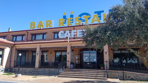 Restaurante + Gasolinera Barata en Tébar