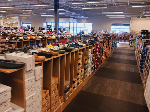 Shoe Store «DSW Designer Shoe Warehouse», reviews and photos, 6971 Grand Ave, Gurnee, IL 60031, USA