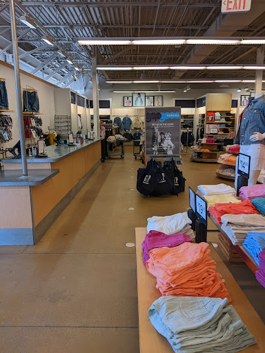 Clothing Store «Gap Outlet», reviews and photos, 424 Outlet Center Dr, Queenstown, MD 21658, USA
