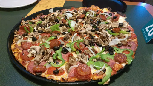 Pizza Restaurant «Round Table Pizza», reviews and photos, 288 Sunset Ave, Suisun City, CA 94585, USA