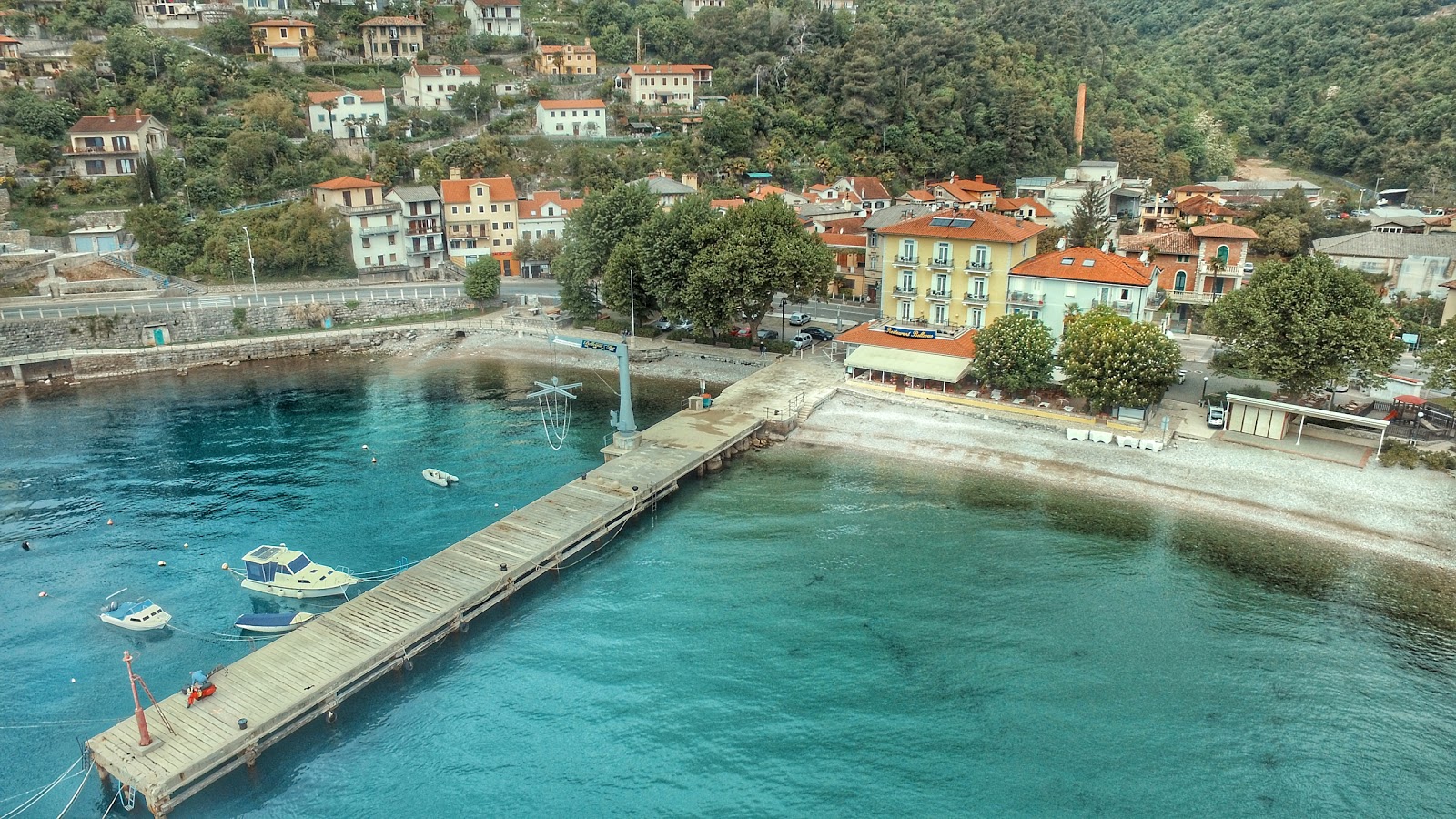 Φωτογραφία του Ika beach με επίπεδο καθαριότητας πολύ καθαρό