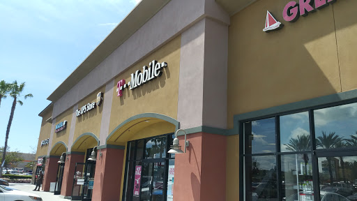 T-Mobile, 5825 Lincoln Ave, Buena Park, CA 90620, USA, 