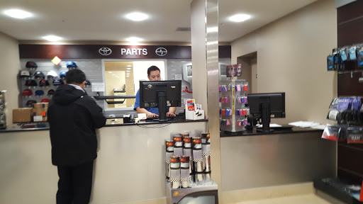 Toyota Dealer «Toyota of Gladstone», reviews and photos, 19375 McLoughlin Blvd, Gladstone, OR 97027, USA