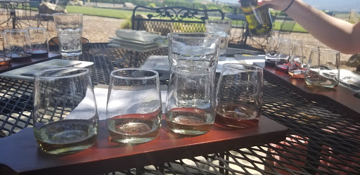 Winery «2 Hawk Vineyard & Winery», reviews and photos, 2335 N Phoenix Rd, Medford, OR 97504, USA