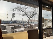 Atmosphère du Restaurant français Les Terrasses à Martigues - n°9