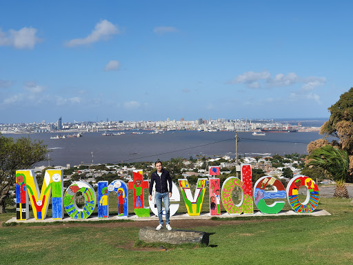 Montevideo sign