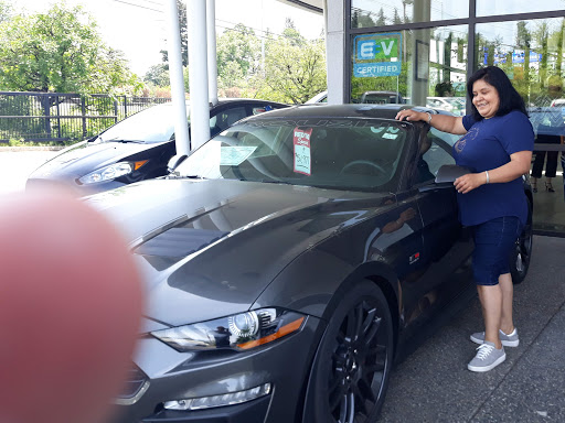 Car Dealer «Landmark Ford Lincoln», reviews and photos, 12000 SW 66th Ave, Tigard, OR 97223, USA