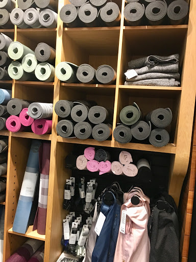 Sportswear Store «lululemon», reviews and photos, 622 Oakbrook Center, Oak Brook, IL 60523, USA
