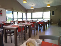Atmosphère du Restaurant Le Val D'aure à Landevieille - n°1