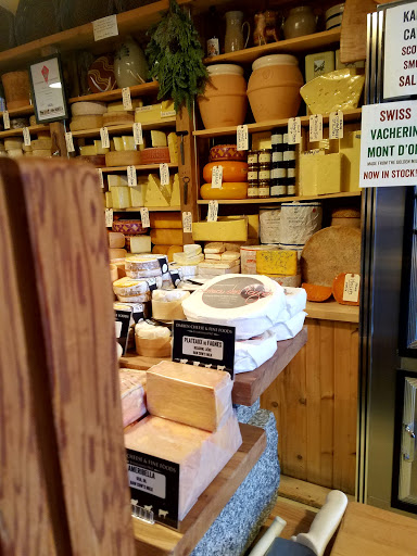 Shopping Mall «Goodwives Shopping Center», reviews and photos, 25 Old Kings Hwy N, Darien, CT 06820, USA