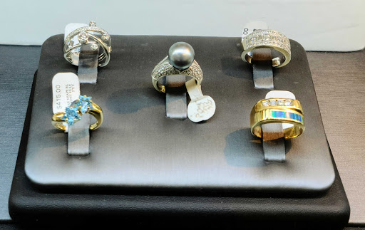 Pawn Shop «Woodbridge Gold & Pawn», reviews and photos, 13572 Jefferson Davis Hwy, Woodbridge, VA 22191, USA