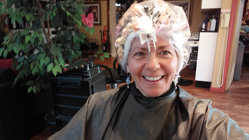 Beauty Salon «Avant Garde Salon & Beauty», reviews and photos, 328 E Main St, Branford, CT 06405, USA