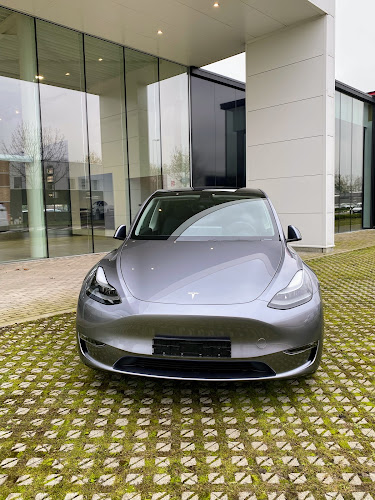 Tesla Brugge openingstijden
