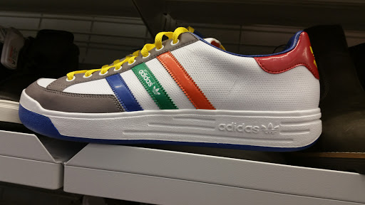 Clothing Store «Ross Dress for Less», reviews and photos, 7065 Cermak Rd, Berwyn, IL 60402, USA