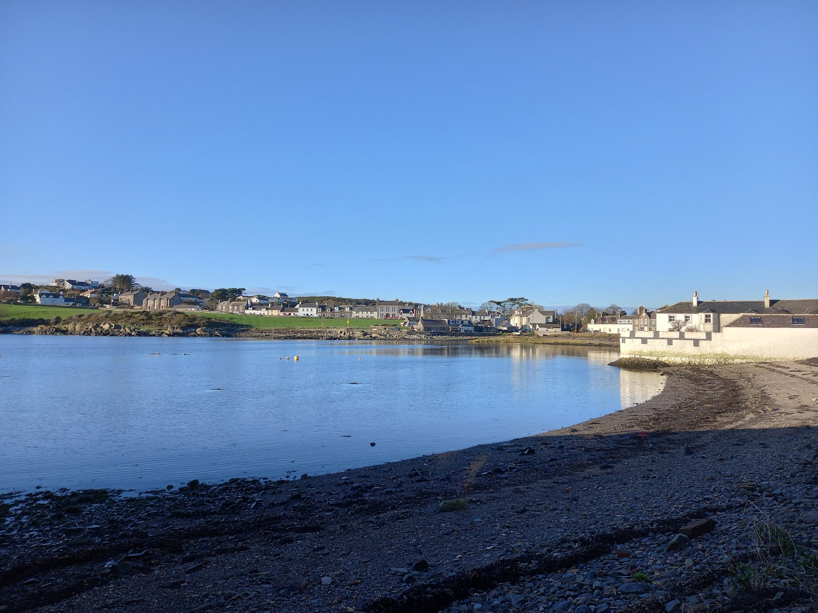 Isle Of Whithorn Harbour Beach'in fotoğrafı ve yerleşim