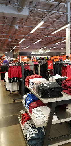 Clothing Store «Nike Factory Store», reviews and photos, 3905 Eagan Outlets Pkwy #200, Eagan, MN 55122, USA