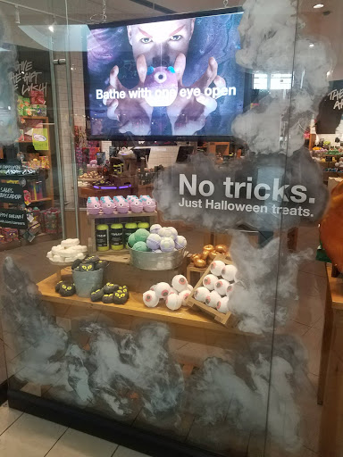 Cosmetics Store «Lush Cosmetics», reviews and photos, 303 Memorial City Way, Houston, TX 77024, USA