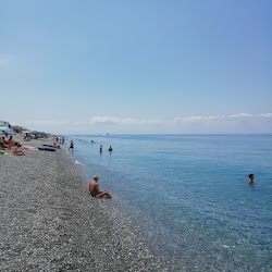 Photo de Pezzalonga beach avec rivage droit, long