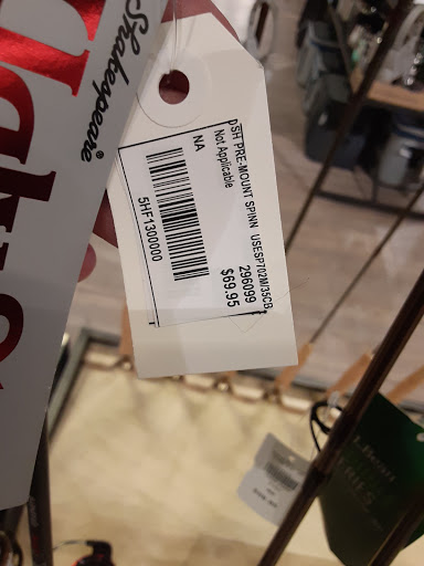 Clothing Store «L.L. Bean», reviews and photos, 25225 Cedar Rd, Lyndhurst, OH 44124, USA