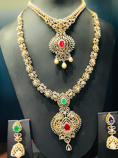 Jewelry Store «Malani Jewelers, Dallas (TX) - 22Kt Gold & Diamond Jewelry», reviews and photos, 300 S Central Expy, Richardson, TX 75080, USA