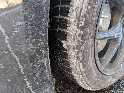 Tire Shop «Discount Tire Store - Schaumburg, IL», reviews and photos, 400 W Higgins Rd, Schaumburg, IL 60195, USA