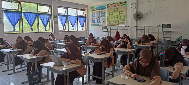 Ruang kelas - SMA Sains Tahfizh Islamic Center Siak