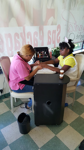 Beauty Salon «Studio 6 Salon & Spa Inc», reviews and photos, 3318 N Hwy 67, Florissant, MO 63033, USA