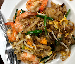 ผัดไทยรสทิพย์ - Rot Thip Pad Thai photo
