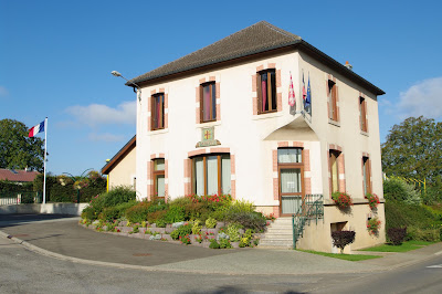 Mairie à Chenières