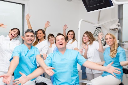 Dentista Alessandro Perucchi, Dottor medico dentista, specialista in chirurgia orale SSO Dentisti