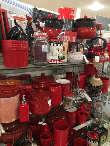 Home Goods Store «HomeGoods», reviews and photos, 3830 Bloomington St, Colorado Springs, CO 80922, USA