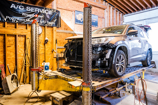 Auto Body Shop «Haskins Bayside Collision Center», reviews and photos, 3733 New Point Comfort Hwy, Port Haywood, VA 23138, USA