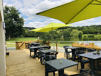 Atmosphère du Restaurant Bar-Snack du Lac à Pouzauges - n°1