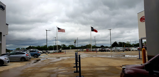 Car Dealer «Huffines Kia Corinth», reviews and photos, 5150 S Interstate 35 E, Denton, TX 76210, USA