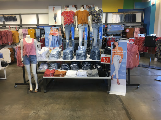 Clothing Store «Old Navy», reviews and photos, 3131 E Main St, Mohegan Lake, NY 10547, USA