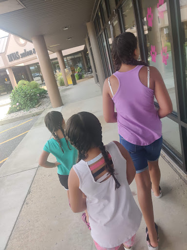 Beauty Salon «Divas Salon & Spa», reviews and photos, 707 W Jefferson St, Shorewood, IL 60404, USA