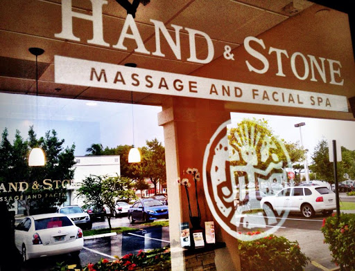 Massage Therapist «Hand & Stone Massage and Facial Spa», reviews and photos, 2388 N Federal Hwy, Fort Lauderdale, FL 33305, USA