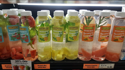 Grocery Store «Fresh Thyme Farmers Market- Bloomington IN», reviews and photos, 3600 W 3rd St, Bloomington, IN 47404, USA