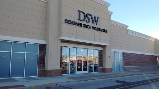 DSW Designer Shoe Warehouse, 2347 Sycamore Rd, DeKalb, IL 60115, USA, 