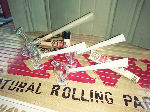 Vaporizer Store «Smoke Shop Inc - Vapor and Glass», reviews and photos, 4900 W Atlantic Blvd #5, Margate, FL 33063, USA