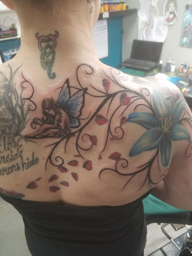 Tattoo Shop «Instinktive Tattoo», reviews and photos, 18256 E Williams Field Rd, Gilbert, AZ 85295, USA