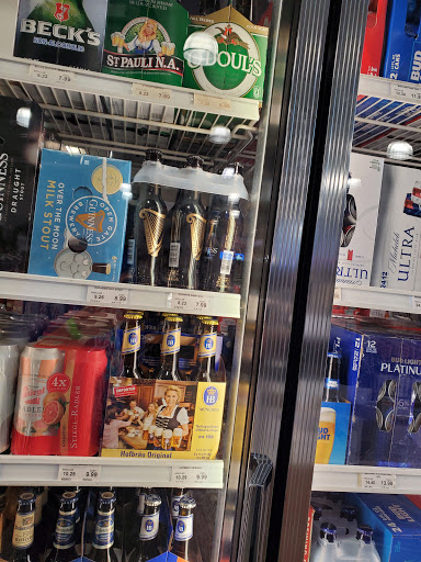 Liquor Store «Mac’s Beer And Wine», reviews and photos, 21 Peachtree Pl NW, Atlanta, GA 30309, USA